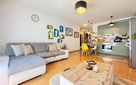 Corvin City Apartment - Free Parking-