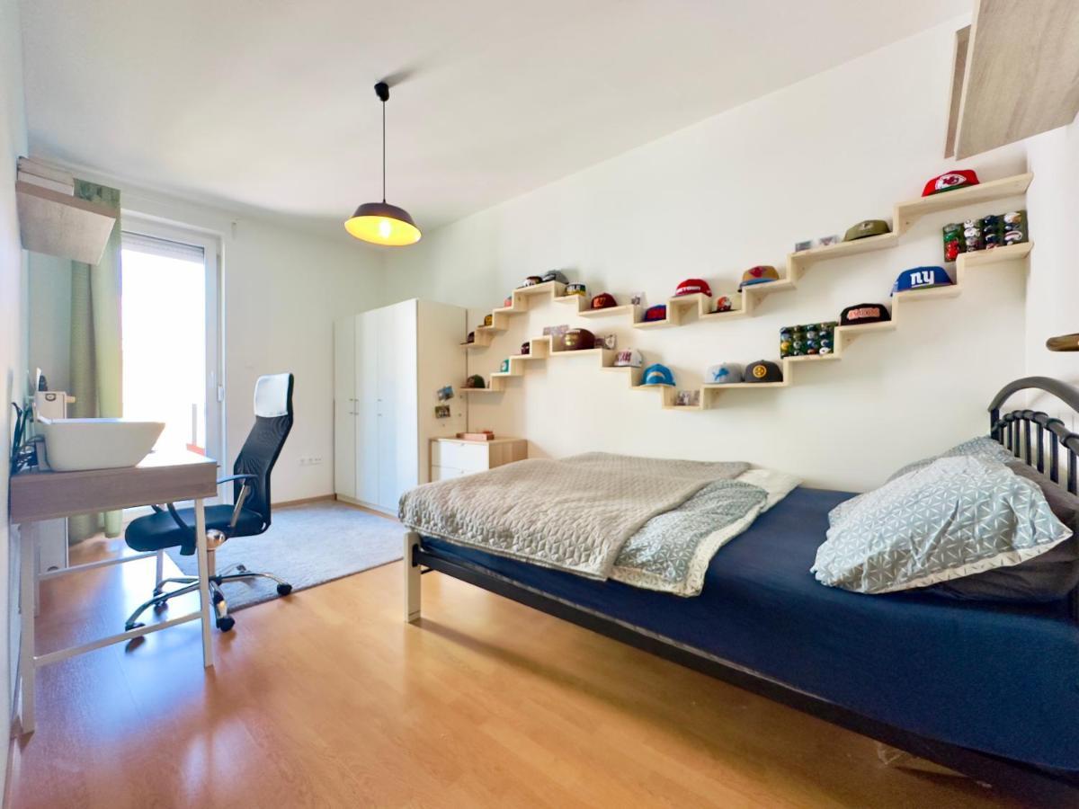 Corvin City Apartment - Free Parking- Budapesta Exterior foto